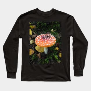 Fairy Fungus Toadstool Village - Foraging for Food? Be careful what you eat!! Long Sleeve T-Shirt